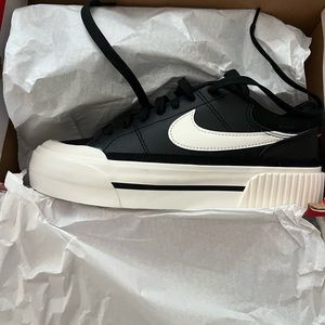 Nike Court Legacy Lift